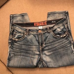 Hydraulic cropped jeans