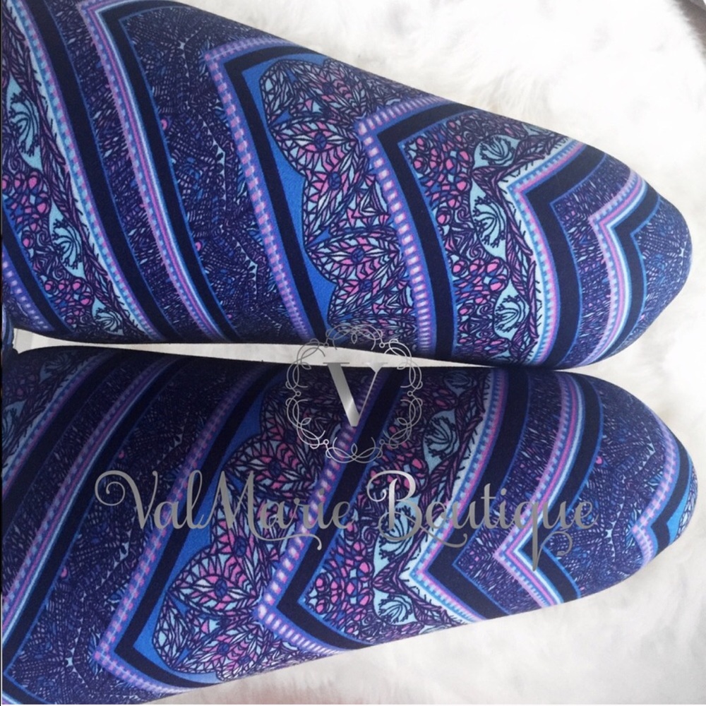 GORGEOUS KALEIDOSCOPE SOFT BRUSHED LEGGINGS - Picture 2 of 4