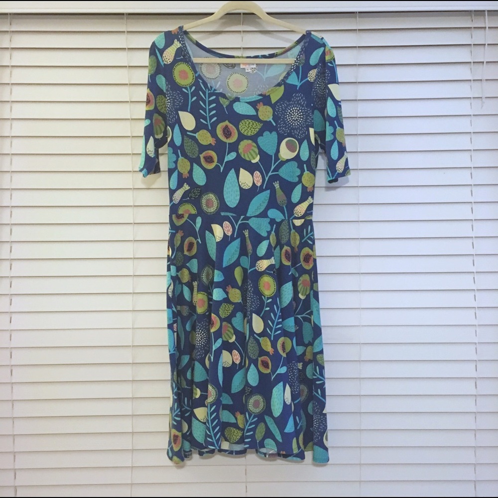🦄🦄🦄🦄Unicorn LuLaRoe Nicole dress