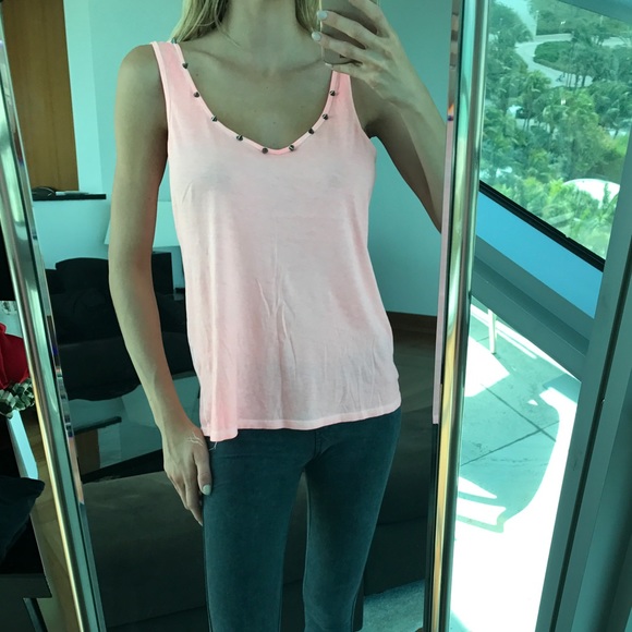 Cute pink top with studs - Picture 3 of 5