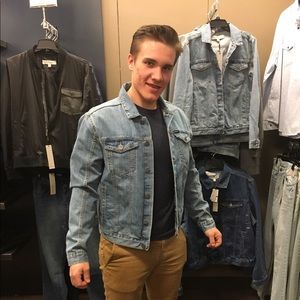 Meet your Posher, Michael