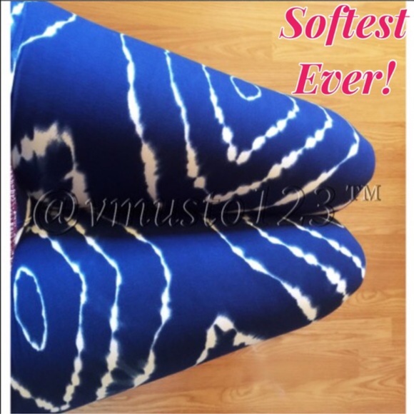 📍CLEARANCE 📍Brushed Blue Tie Dye Leggings - Picture 2 of 4