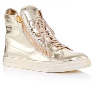 London Metallic High-Top Sneaker, Mirror Platino .