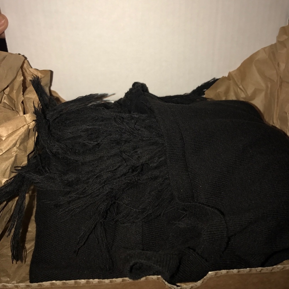 Black little sweater!
