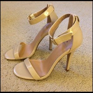 Cute Sandal heels 👠