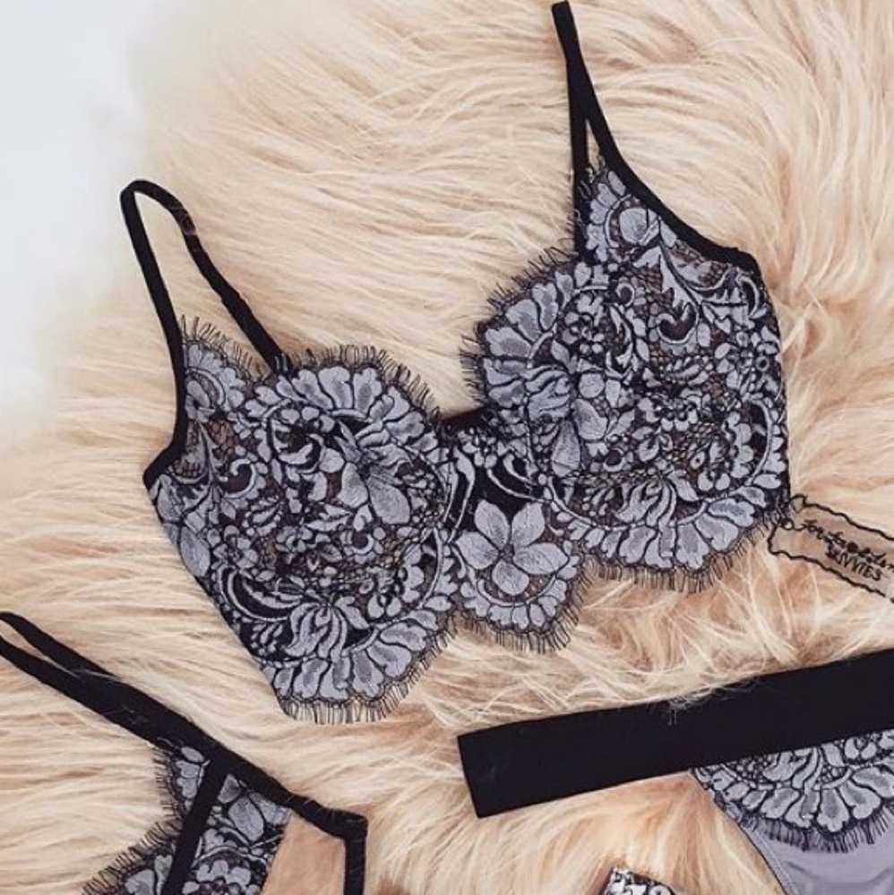 !! For Love & Lemons Skivvies Loucette bralette !!
