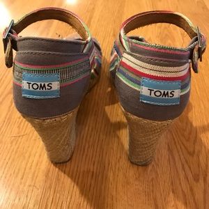 Toms shoes. Stripes. Multicolor. Slightly worn.