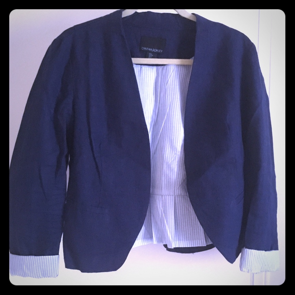 Navy linen blazer/jacket. Perfect for spring!