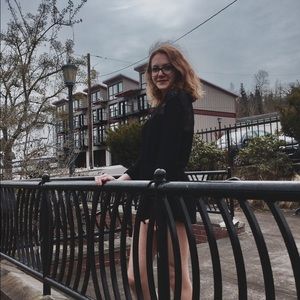 Meet your Posher, Brooke