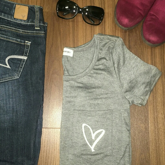 Heart Pocket Tee (Gray) - Picture 5 of 5