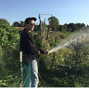 Meet your Posher, Lewis