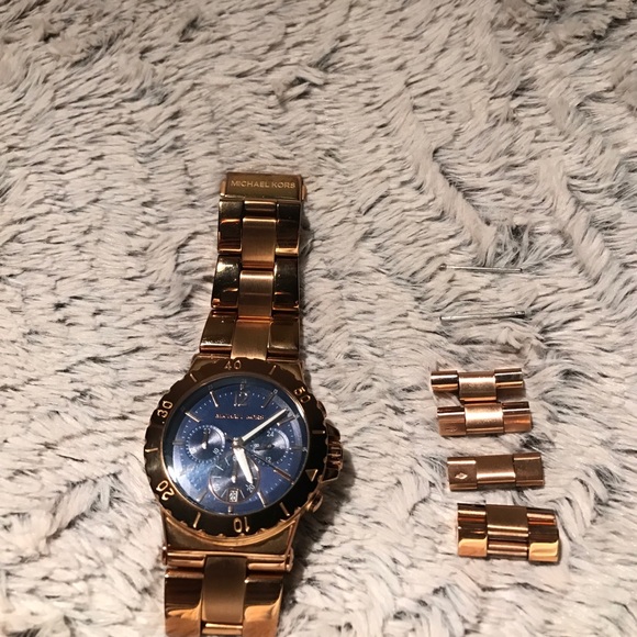 Michael Kors Women's Dylan Blue Rose Gold Watch - Picture 2 of 6