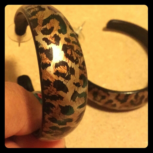 Earring - Picture 2 of 2