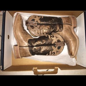 Women's cowboy boots