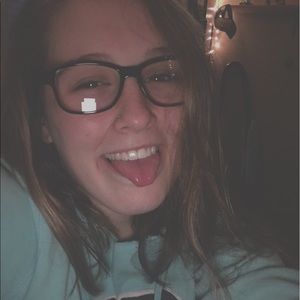 Meet your Posher, Nikayla