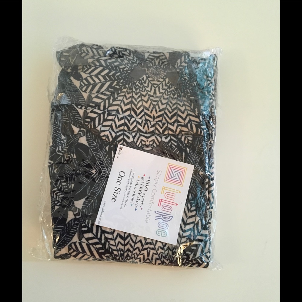 LuLaRoe OS Leggings NWT HTF