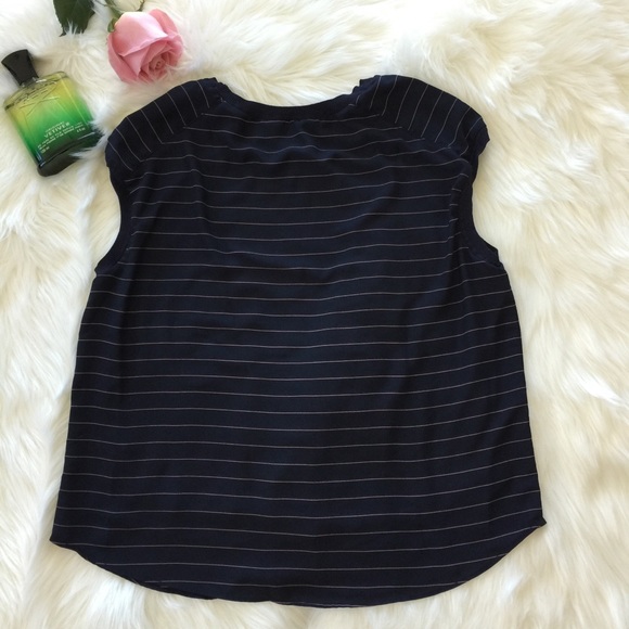 Ann Taylor Tee - Picture 7 of 7