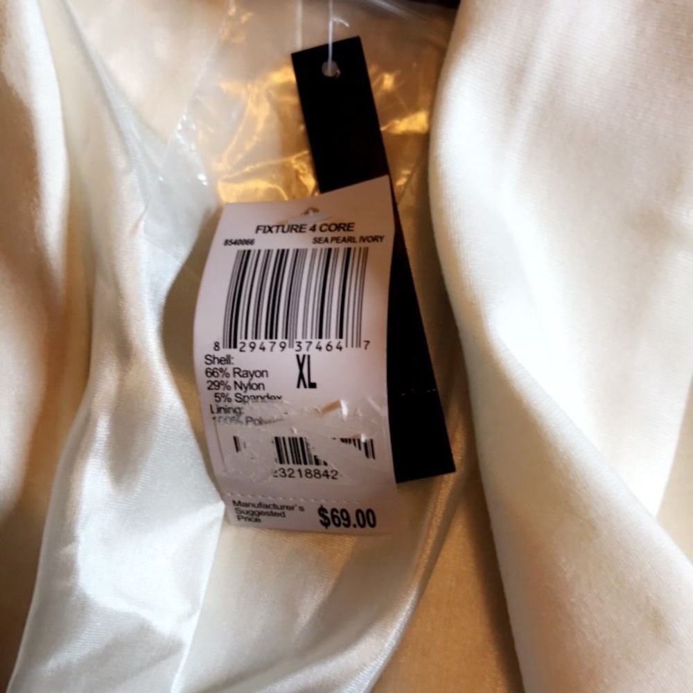 Blazer-New! - Picture 5 of 5