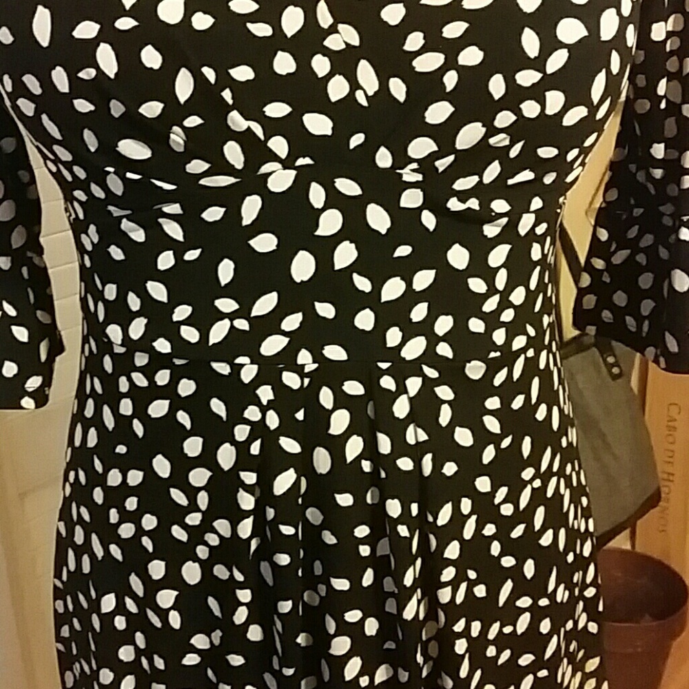 Dress - Picture 4 of 4