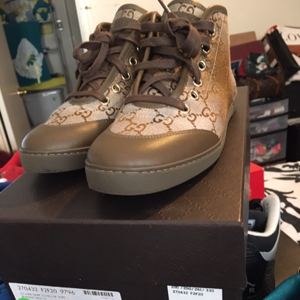 BRAND New Gucci shoes