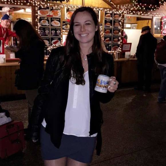Meet your Posher, Kristen - Picture 1 of 1