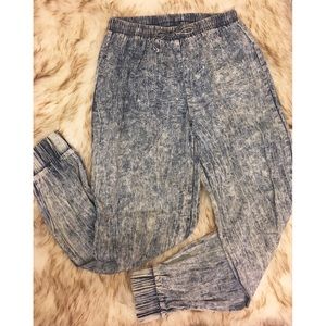 Acid wash light denim joggers