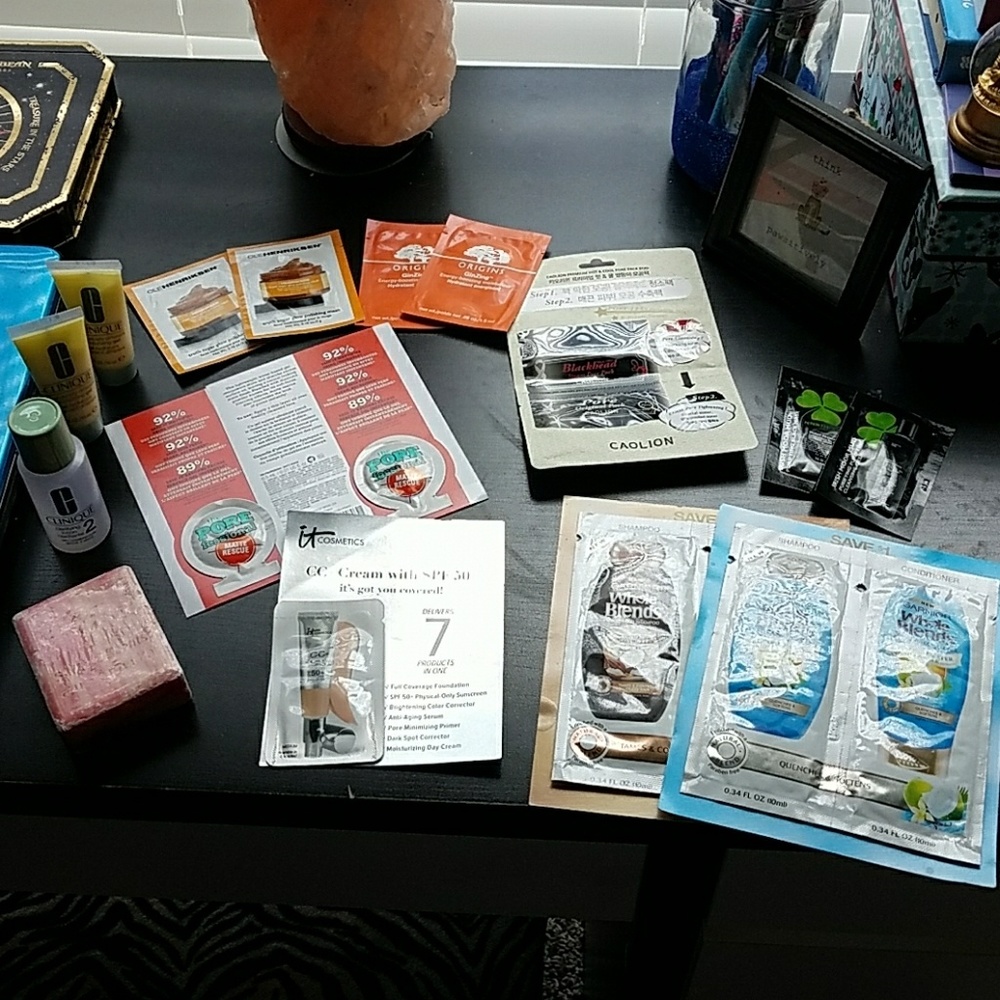 Skincare sample bundle