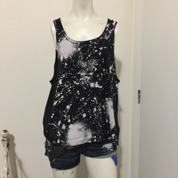 Oversized Tee - Picture 2 of 6