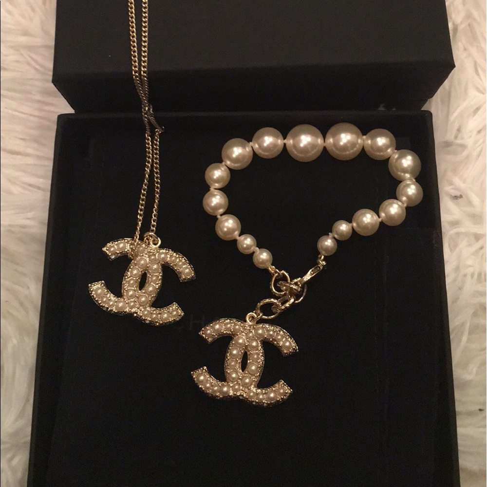 CC Necklace/Earrings set ‼️Bracelet not available!