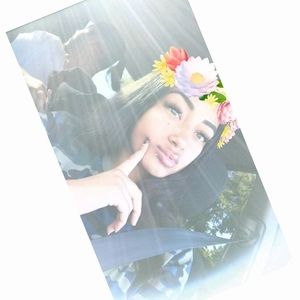 Meet your Posher, Raquel