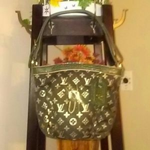 Louis Vuitton Monogram bucket purse