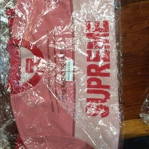 Red supreme crew neck (100% authentic)