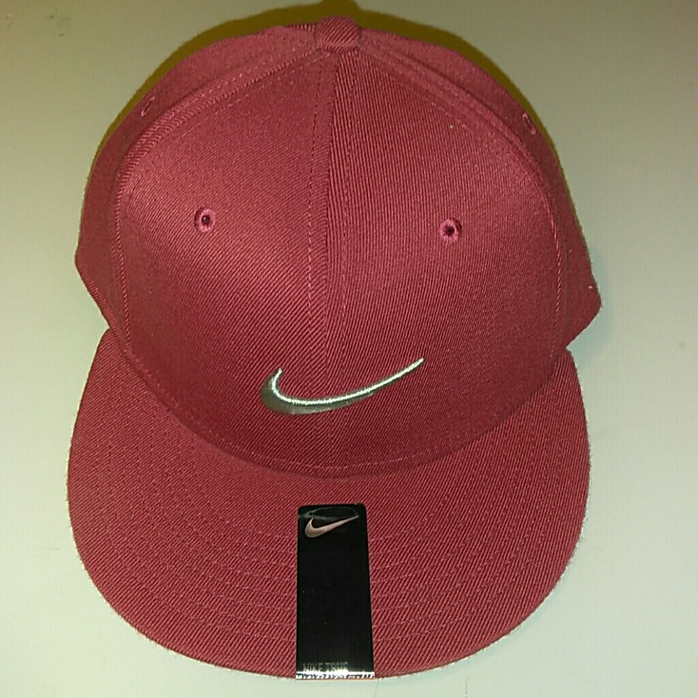 Nike true hat cap all sports red gray logo