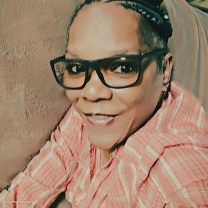 Meet your Posher, Malinda