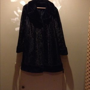 Women's faux fur coat sz medium blk leopard print