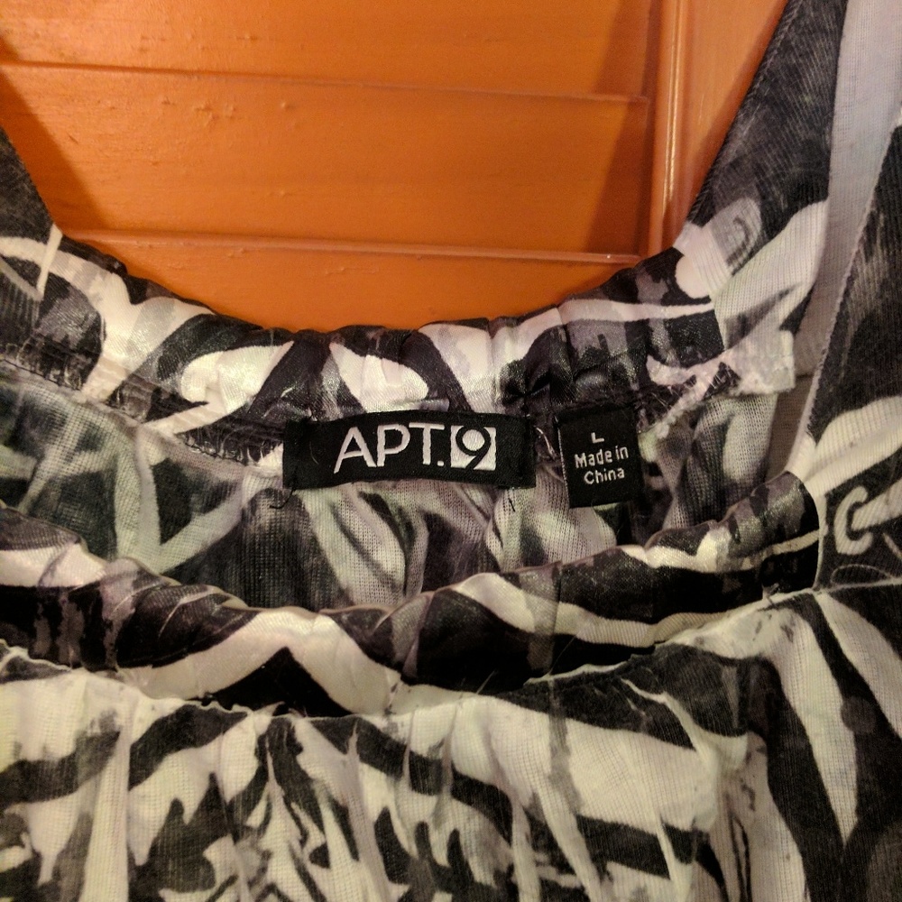 Tank - Picture 2 of 2