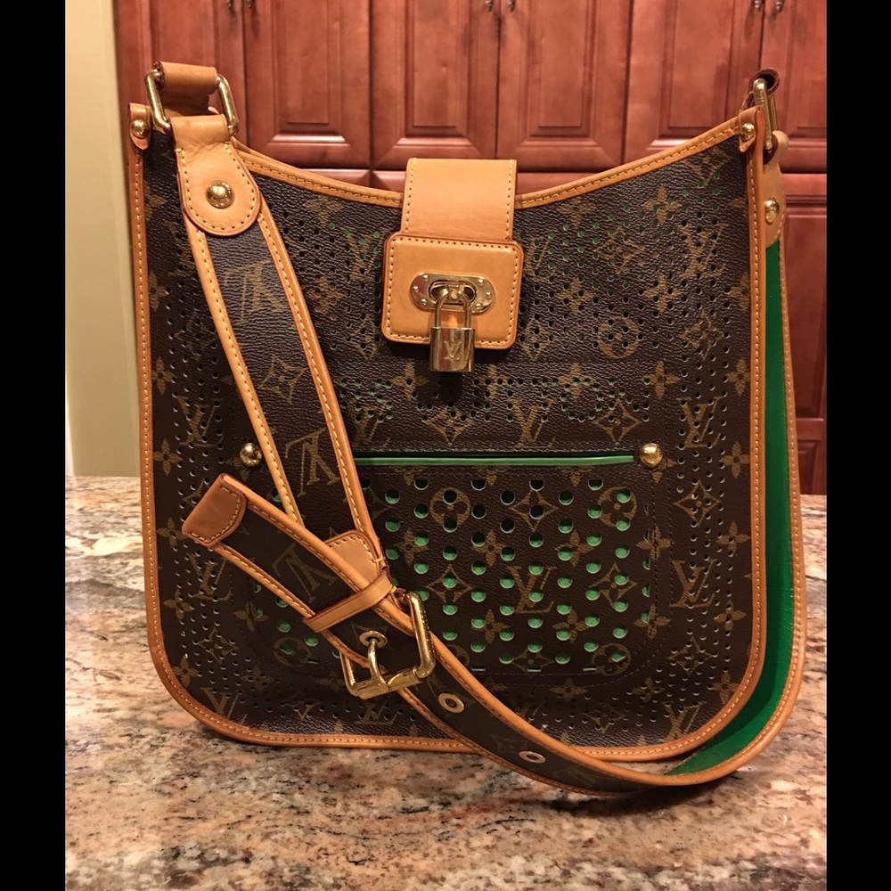 Authentic Louis Vuitton Musette