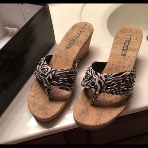 Sandals size 7