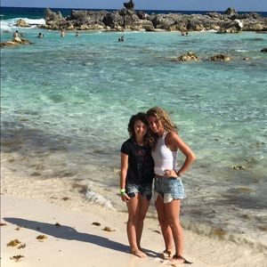 Meet your Posher, Avery