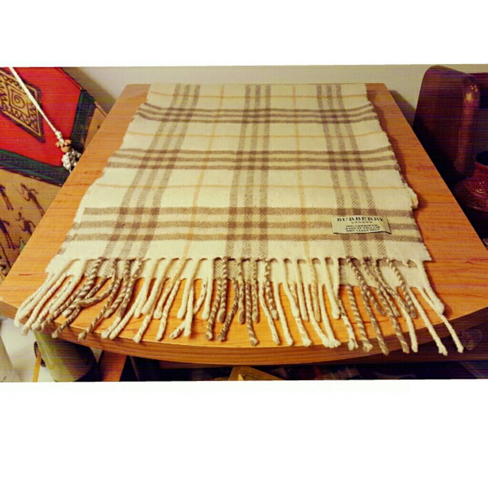 Burberry lambswool scarf
