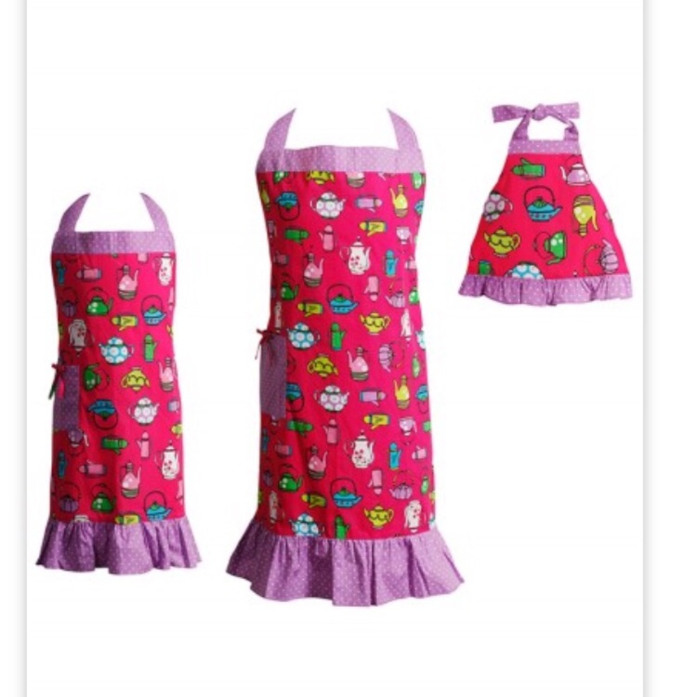 Mommie & Me Matching Apron Set(SOLD)