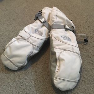 North Face Snow-resistant Mittens