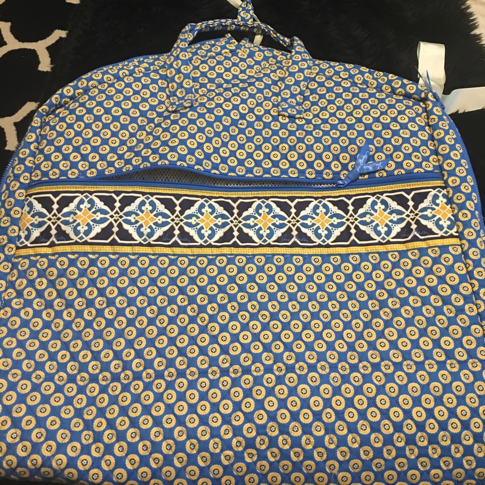 Vera bradley garmet bag