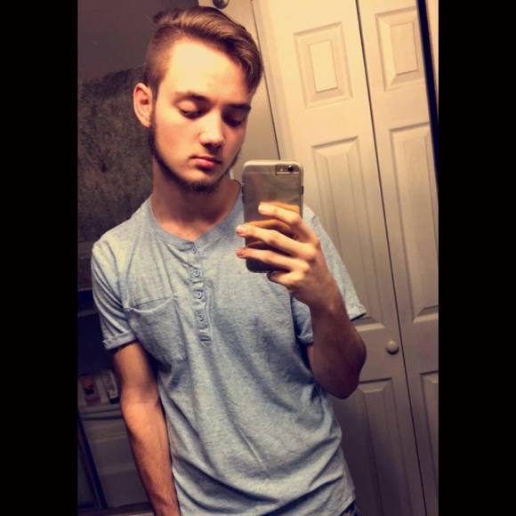 Meet your Posher, Alex - Picture 1 of 1