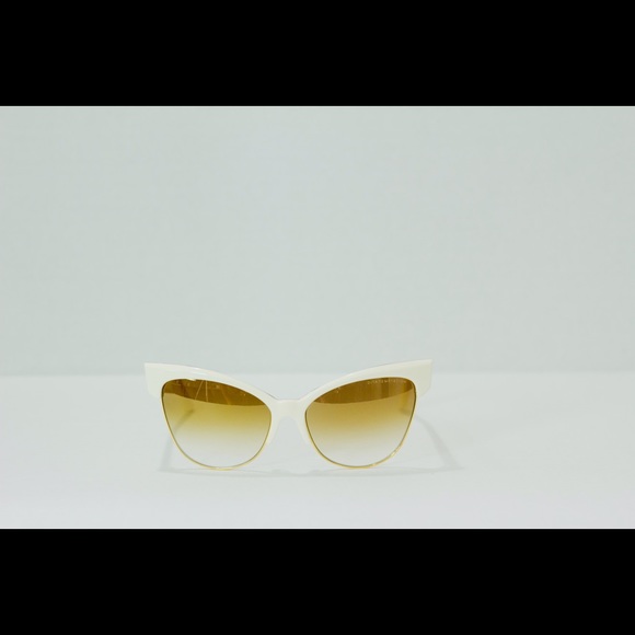 DITA TEMPTATION - Picture 2 of 2