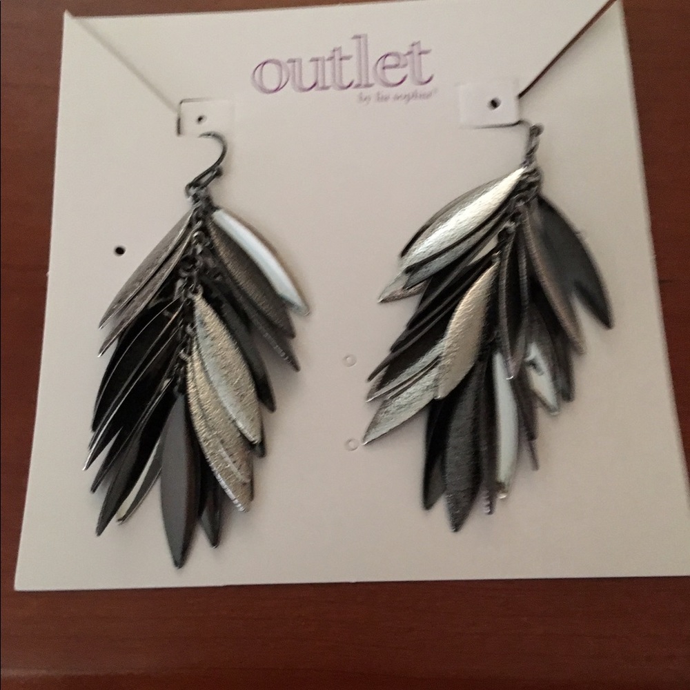 Lia Sophia earrings