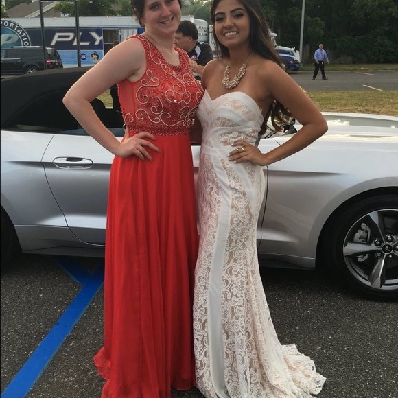 Off white, lace dress - Picture 2 of 3