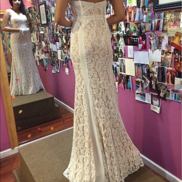 Off white, lace dress - Picture 3 of 3