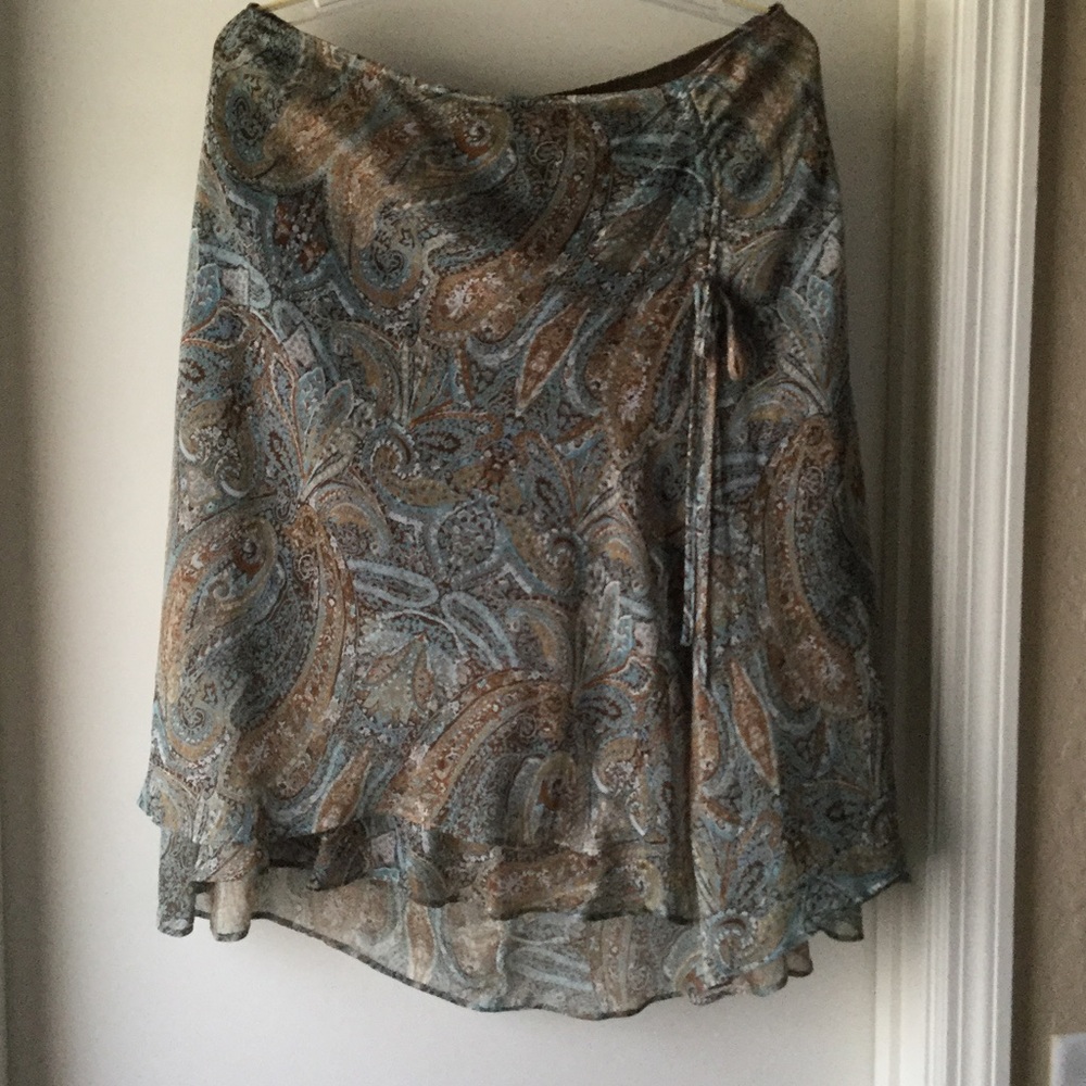 Beautiful light flared skirt (size 12P)