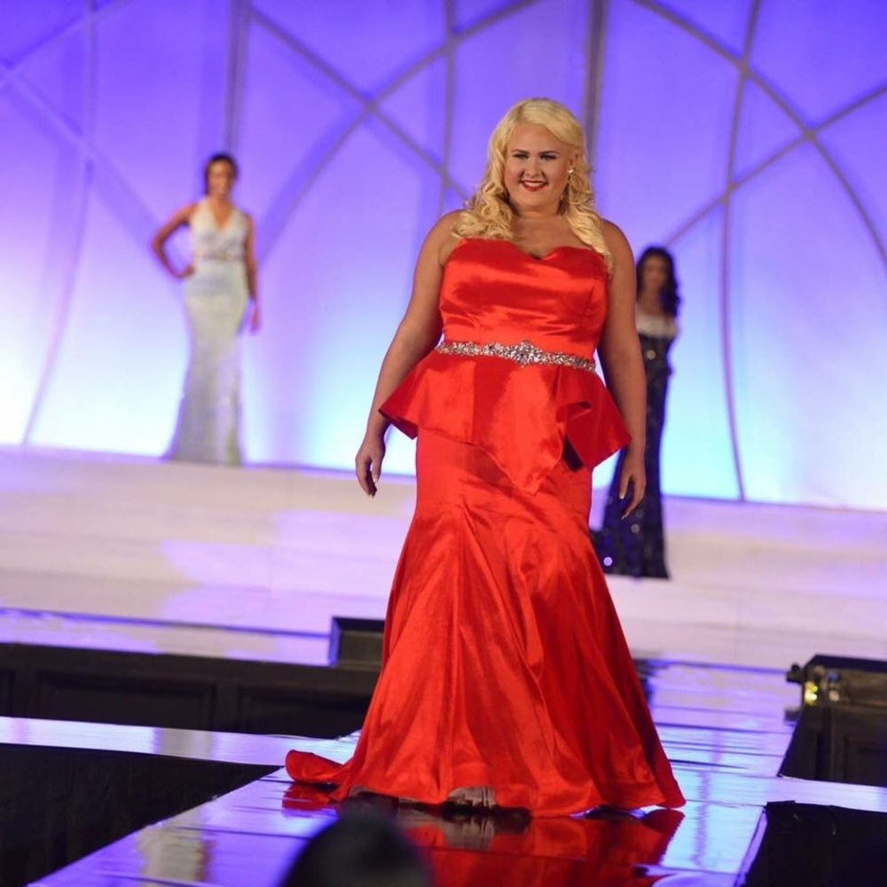 Mac Duggal Plus Size Prom Pageant Dress Gown 18/20